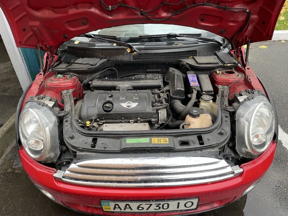 Продаеться міні купер на повному ходу !