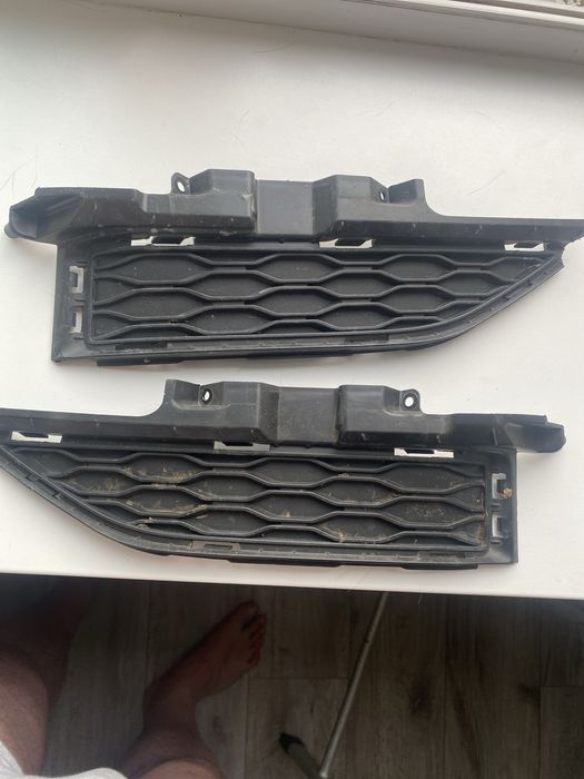 Продам делекторы заглушки переднего бампера Хюндай Кона