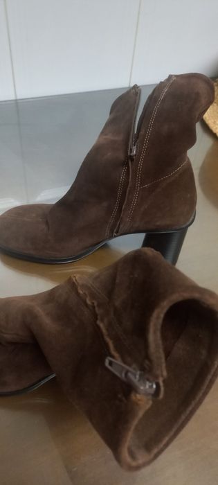 Botins camurça castanhos da "Zara"