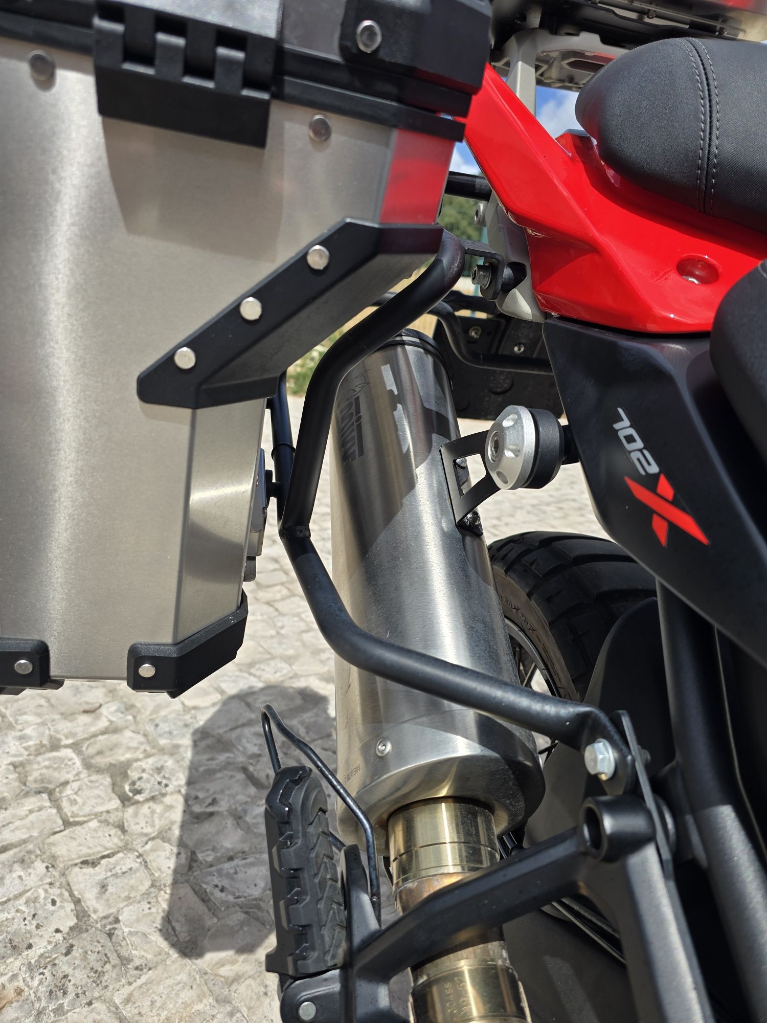 Benelli TRK 702X