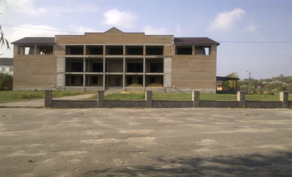 Продам готельно-розважальний комплекс на березі річки Рось