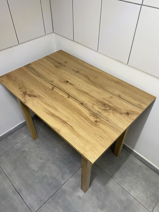 Стіл кухонний