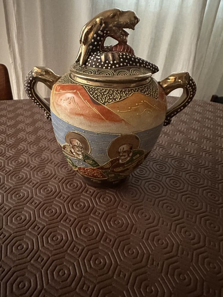 Servico de cha japonês muito bonito