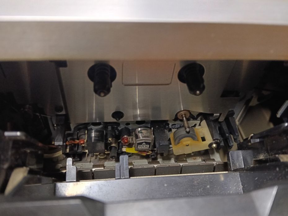 Witam sprzedam magnetofon technixs