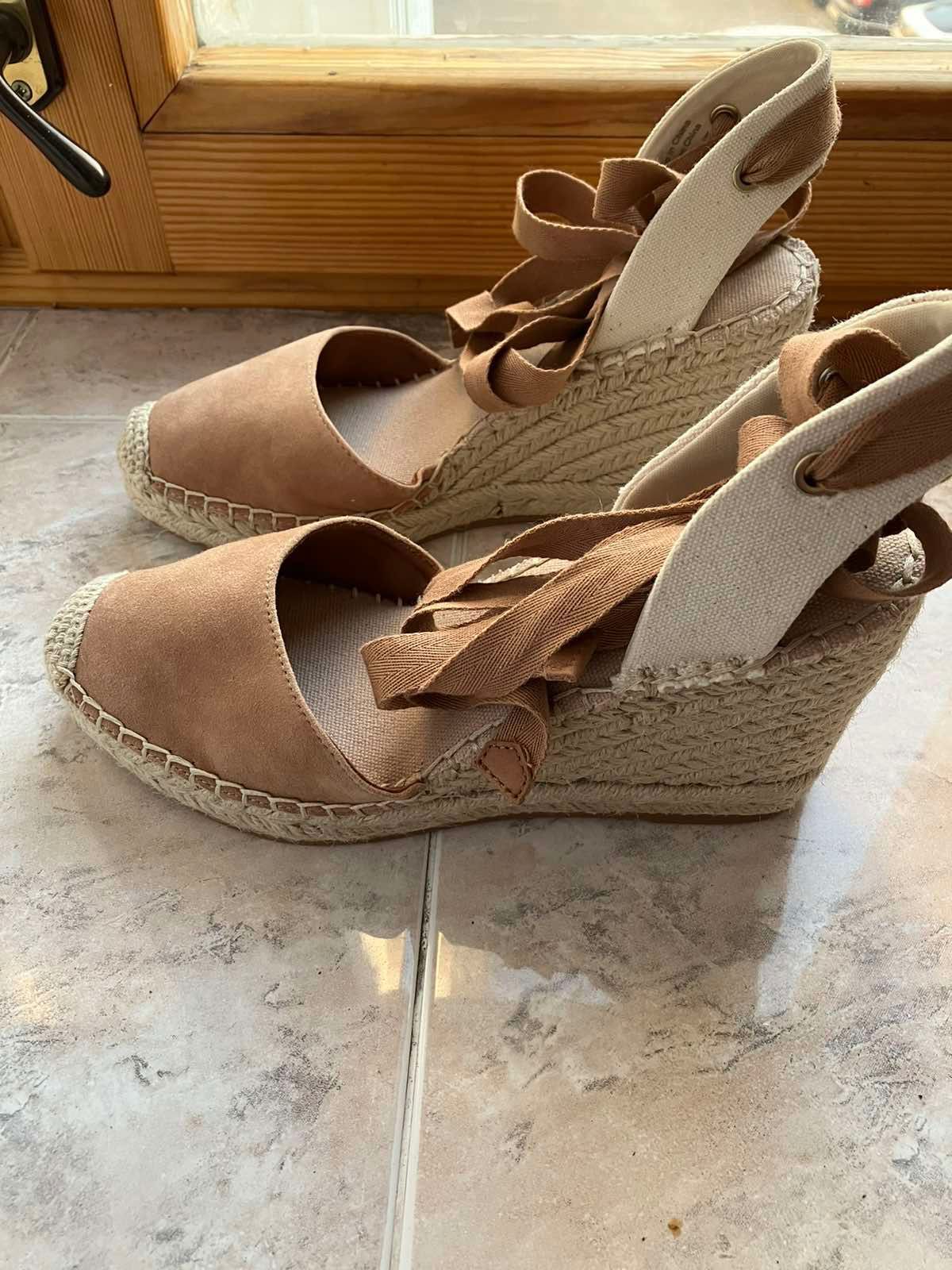 Продам еспадрільі ALDO - нові, 36-й розмір, матеріал замша