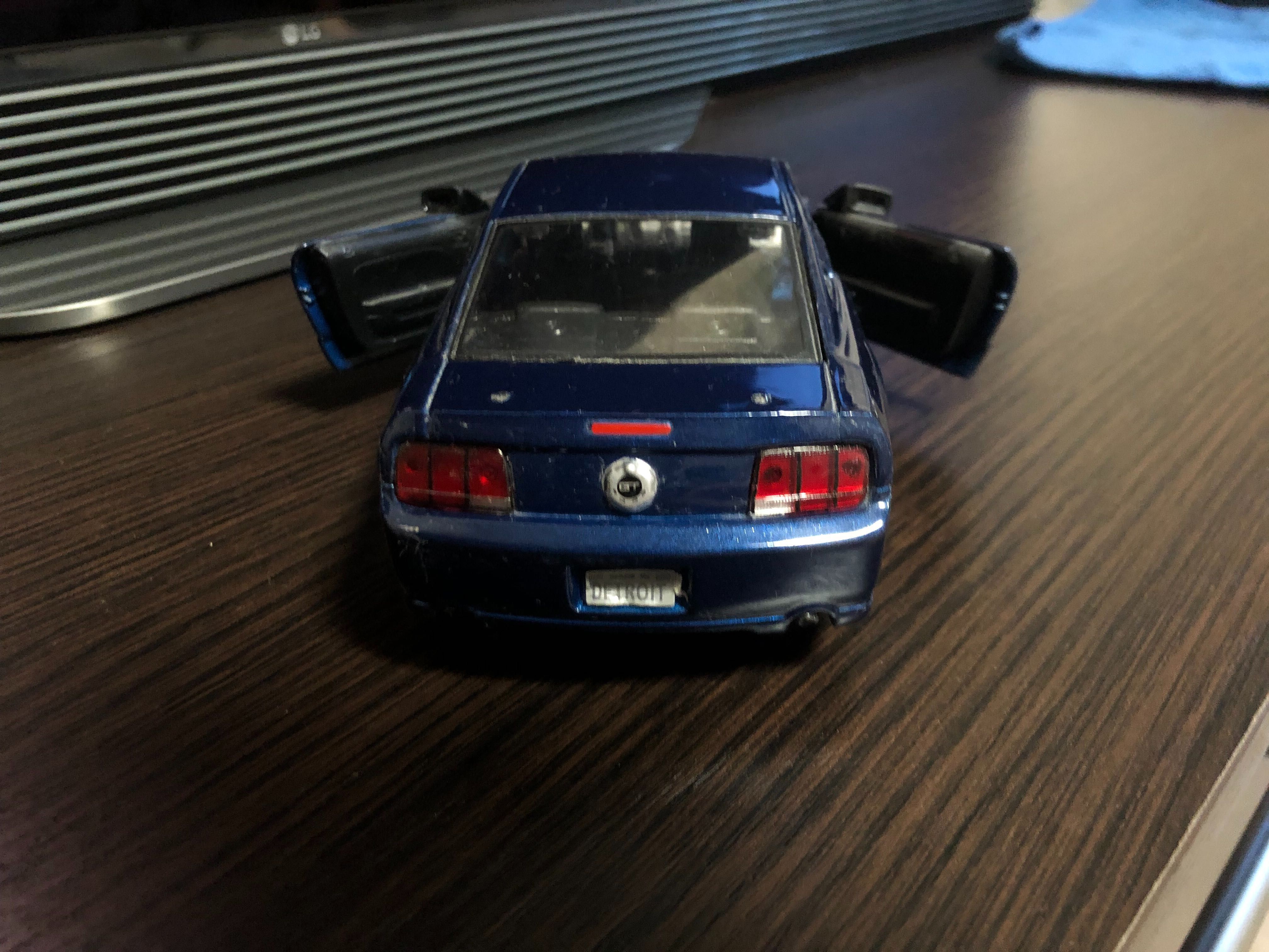 Автомодель Ford Mustang GT 1:24 Maisto Машинка Моделька Модель