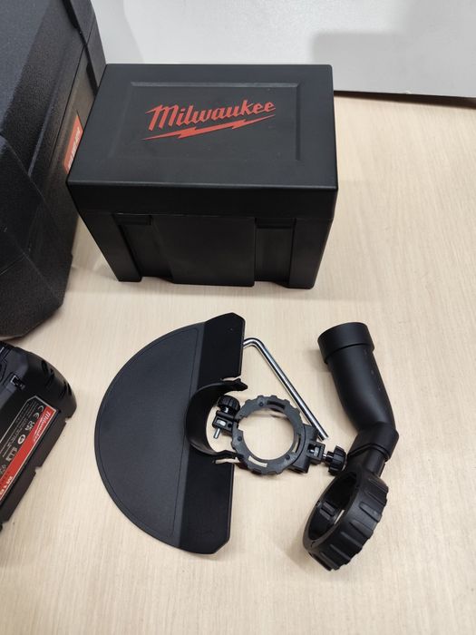 Milwaukee M12 BMT акумуляторний реноватор Мілвоке оригінал