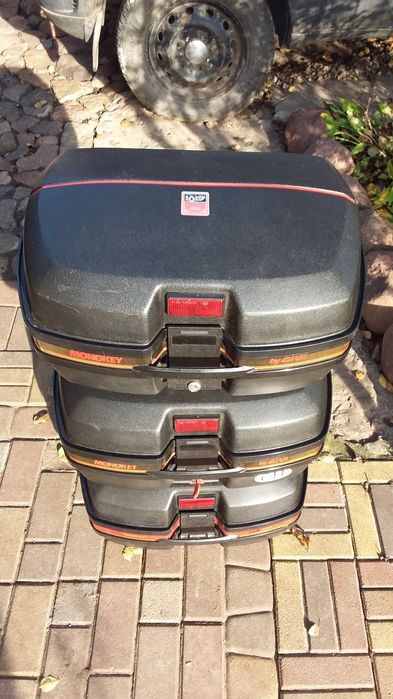 Комплект  кофрів  givi  45   центральний  та бокові