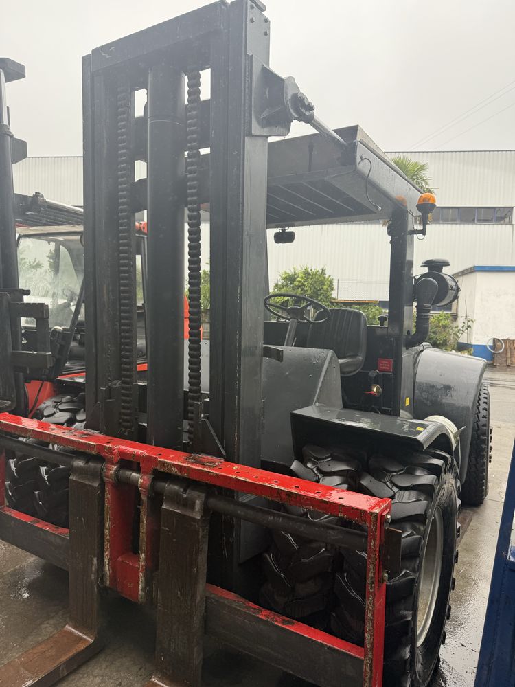 Empilhador HYSTER de 10.000 lgrs gas pneus duplos garfos com 1,80