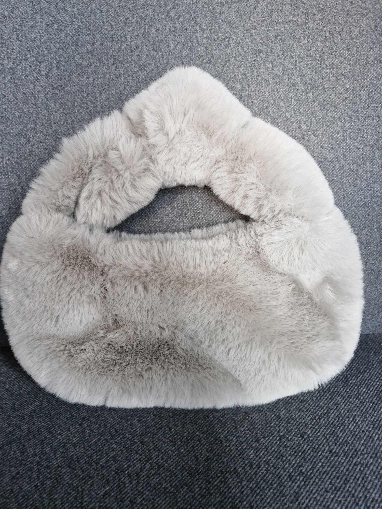 Mała torebka Pieces szare futerko