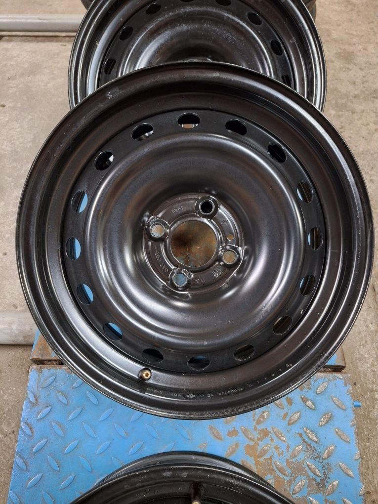 Felgi stalowe Renault Clio V 15", 4x100, ET31. jak Nowe