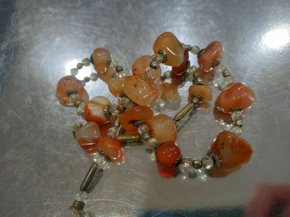 Кольє, буси з камінням. Бурштин та перлини