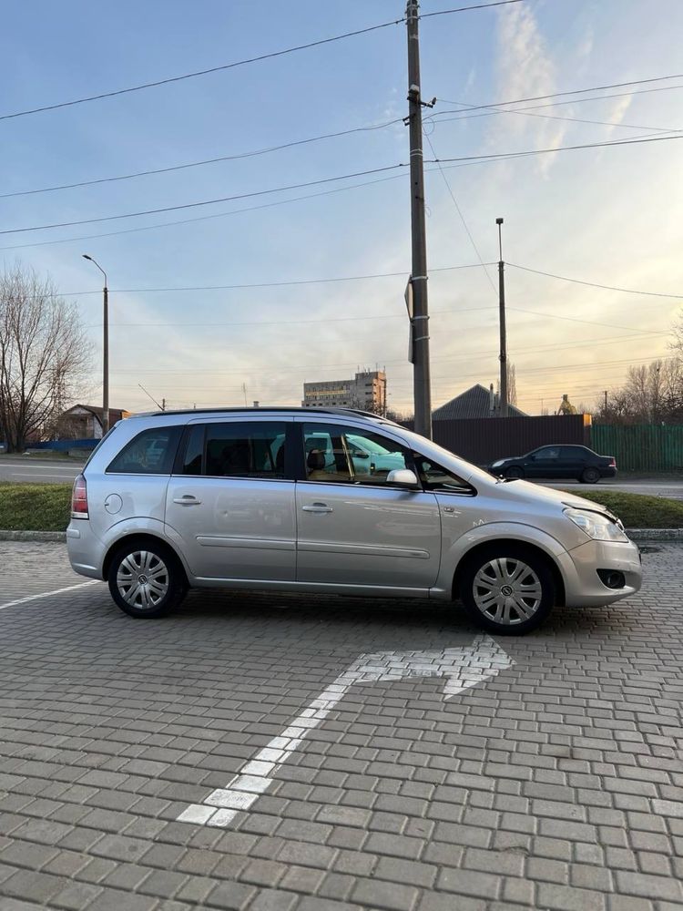 Продам Opel Zafira