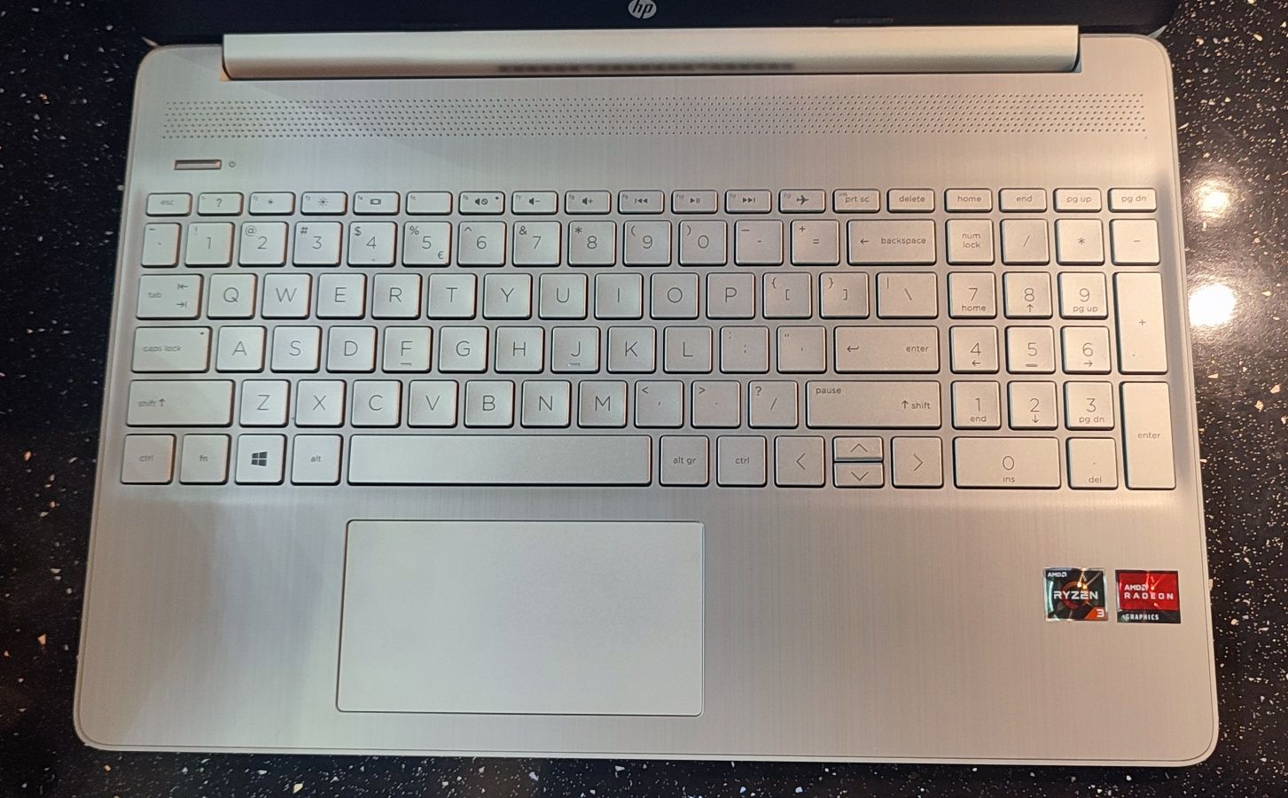 Laptop HP 15s-eq1106nw