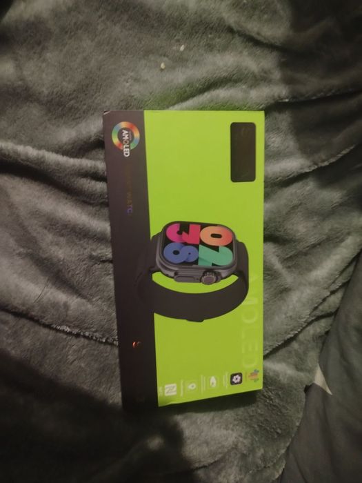 Продаю годиник в ідеальному стані без царапин ідеольний всьо робить