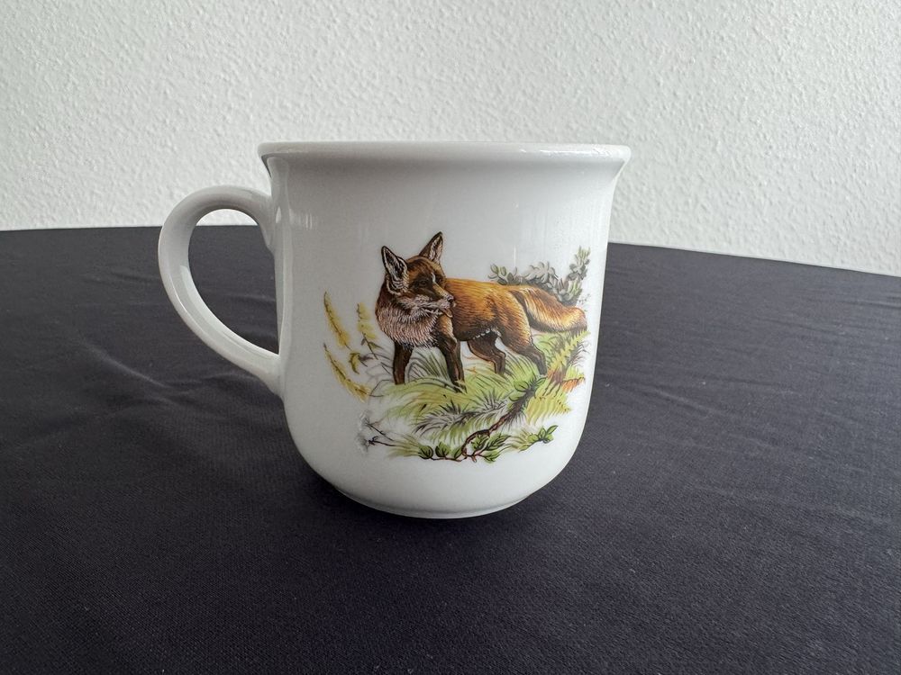 Porcelanowy kubek z motywem myśliwskim