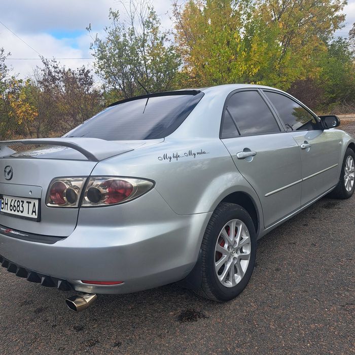 Автомобіль мазда 6 gg