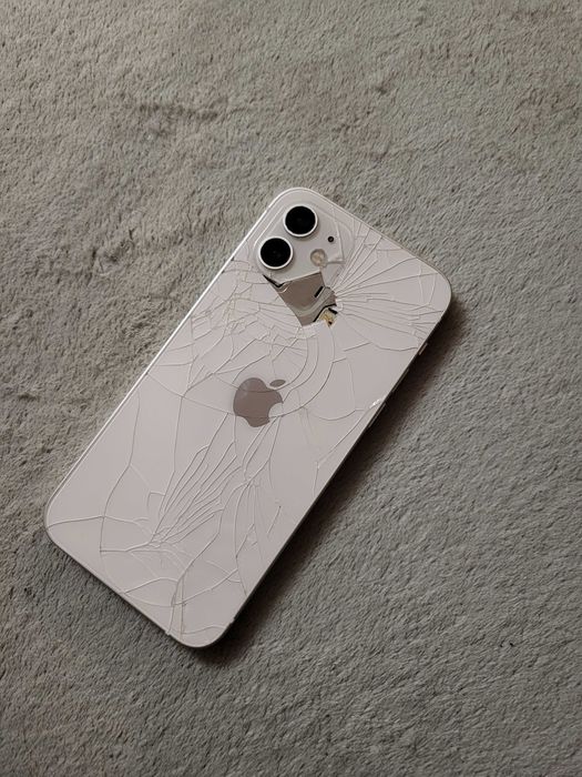 Apple iPhone 12 64 Гб