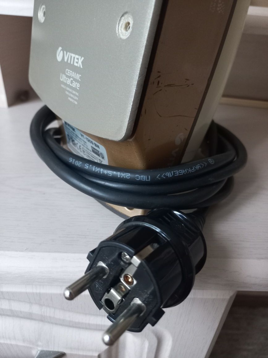 Утюг (праска) Vitek VT-1209 BN