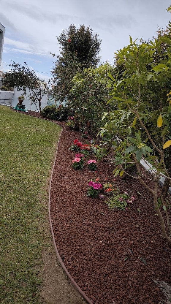 Serviços de jardinagem e Construção de relvados