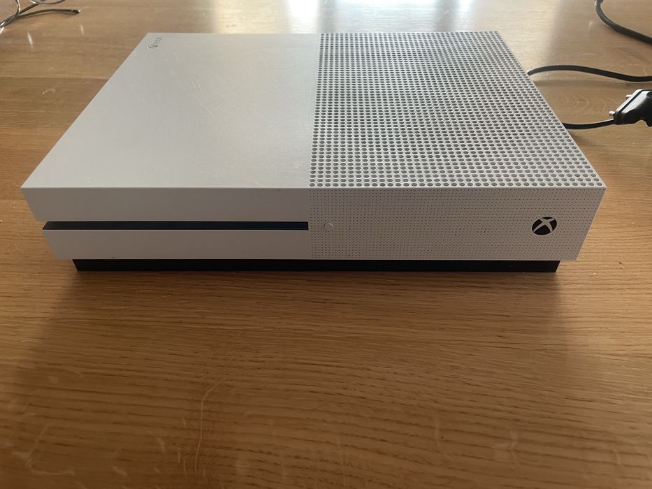xbox one s z dwoma padami i grami