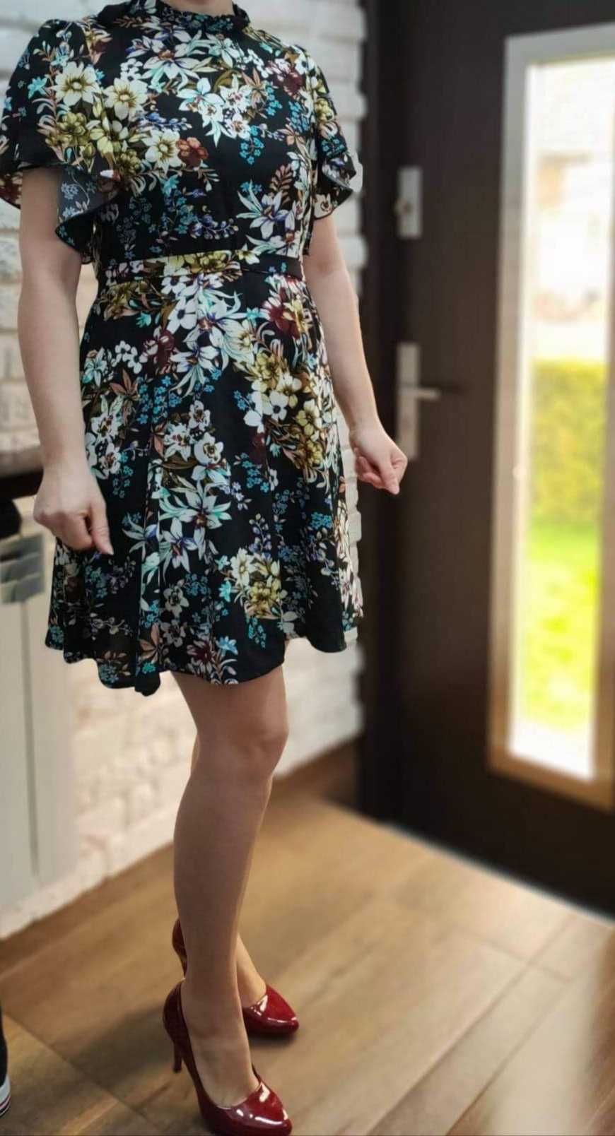 Sukienka w kwiatowy print