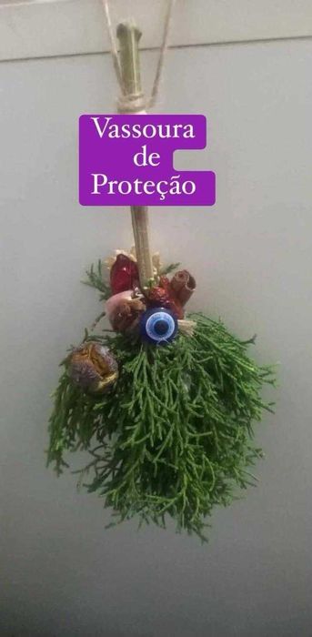 Vassoura e Tochas Artesanais com Ervas