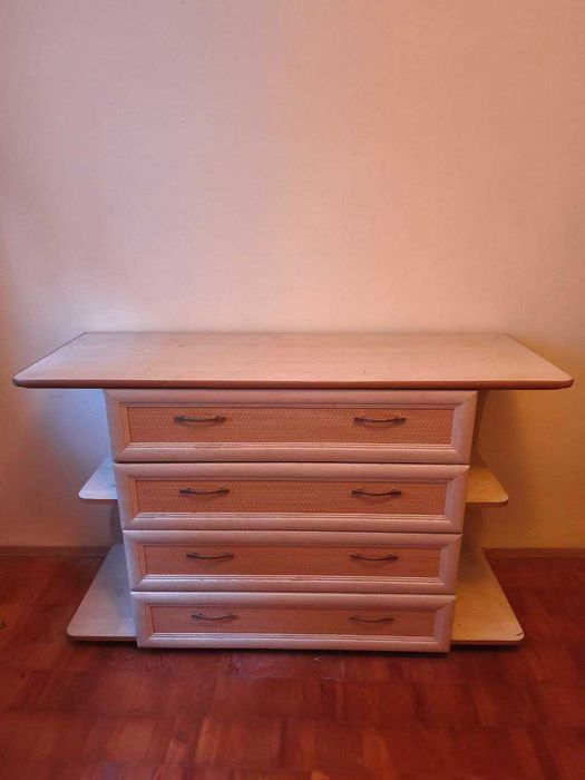 Комод для спальні,вітальні  1500 грн