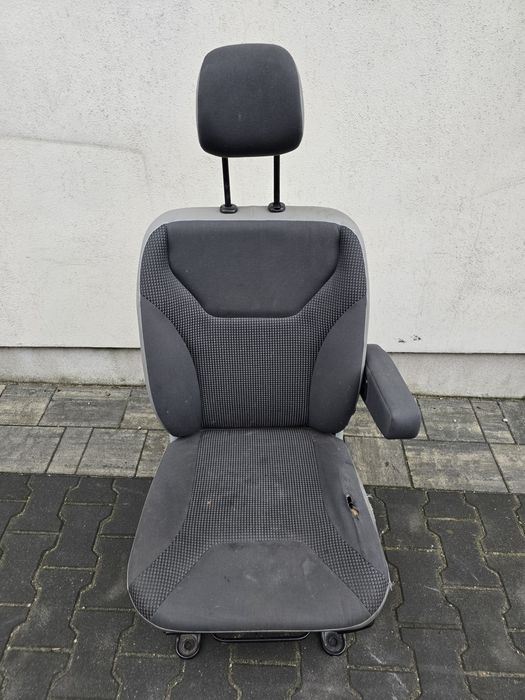 Fotel Prawy Pasażera Europa Opel Vivaro Renault Trafic Interstar Lift
