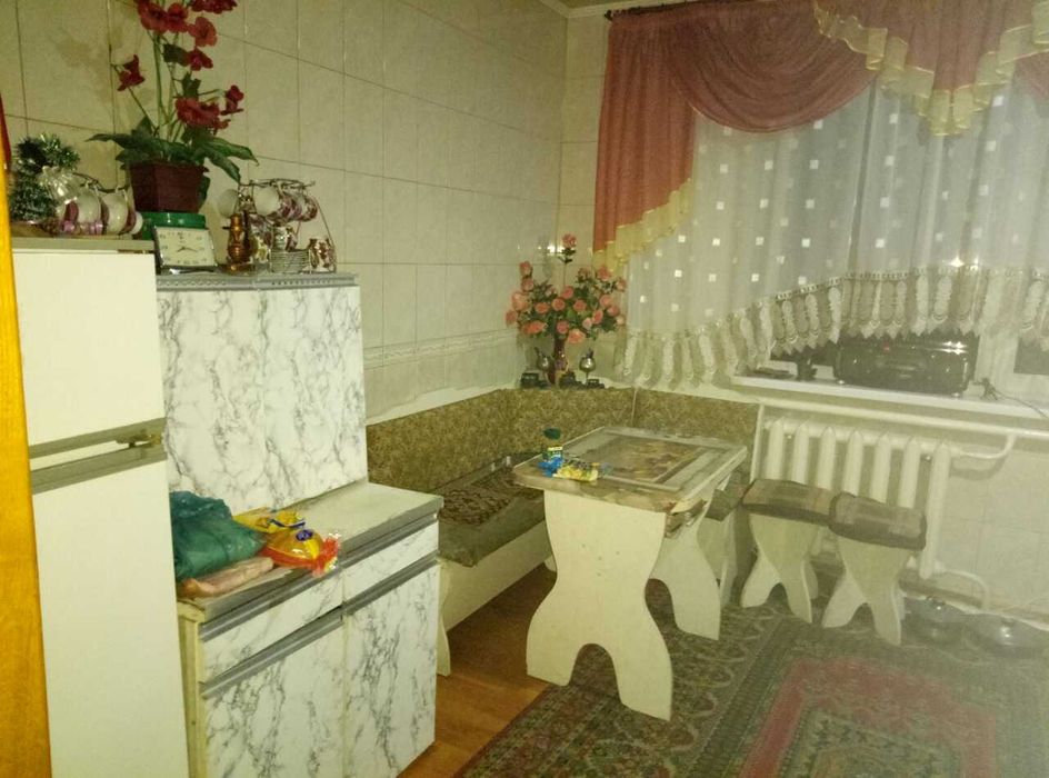 Здаеться  окрема кімната для 1 - 2 -х осіб, всі зручності,