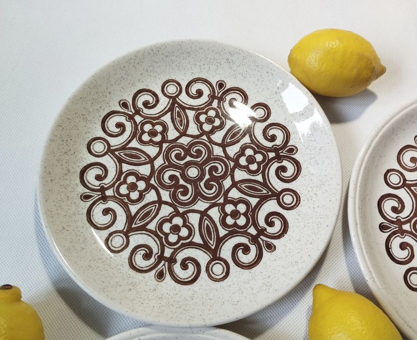 4 porcelanowe talerze obiadowe Biltons Staffordshire England