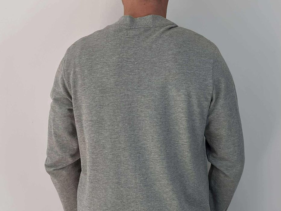 Fred Perry kardigan sweter męski L/XL 
Rozmiar L/XL 
Osoba na zdjęciu