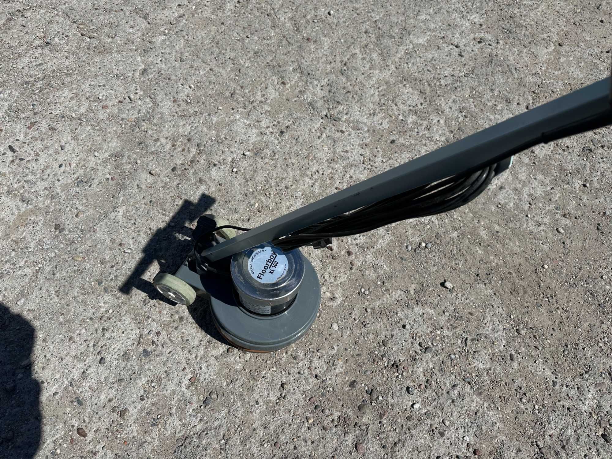 Szorowarka jednotarczowa Floorboy XL 300