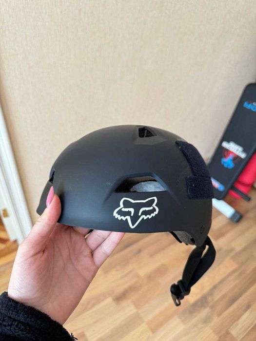 Оригінальний Шолом Fox Flight Sport чорний L . Можна клеїти патчі