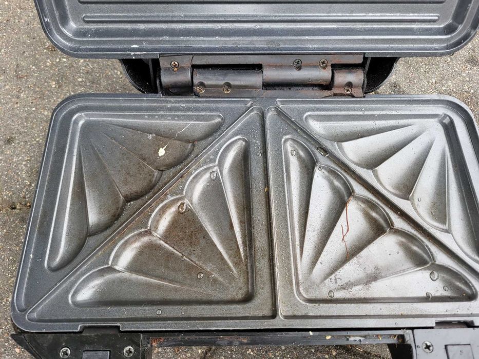 Opiekacz toster gofrownica z wymiennymi wkładami RAVEN ES006X