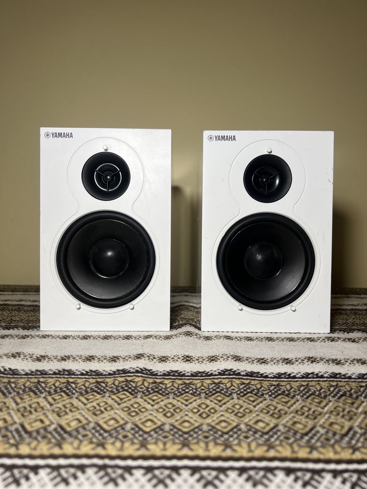 Комплект  Yamaha NS-BP110 полична акустика