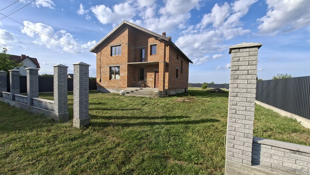 Продаж нового будинку. Комунікації. 10соток землі. Камін. Сад.  .