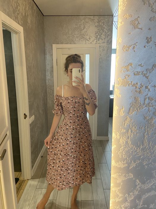 Жіночі сукні