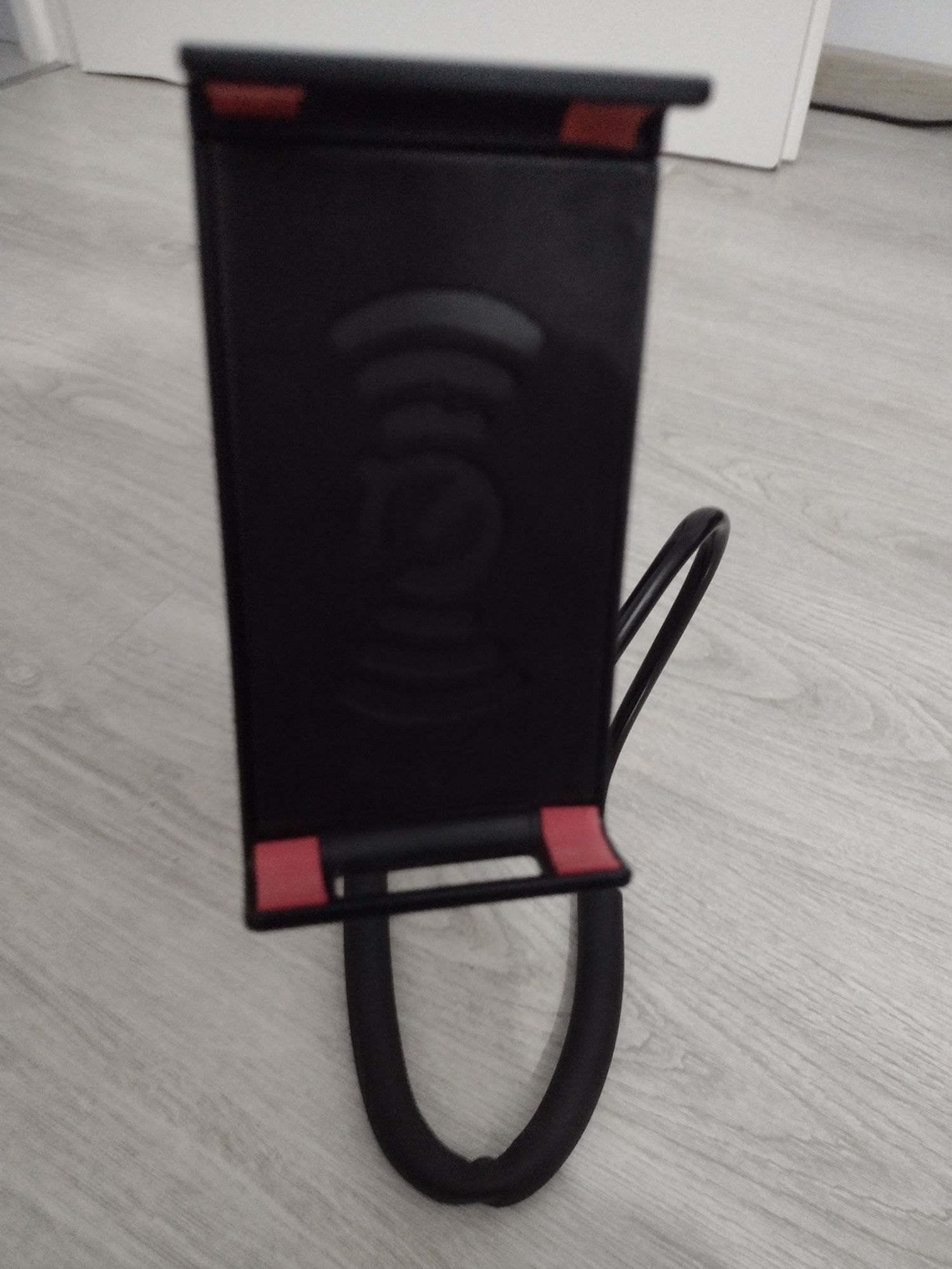 Myszka i podkładka Esperanza, stojak do telefonu.