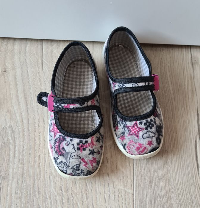 Kapcie dla dziewczynki r. 26 Marka Nazo