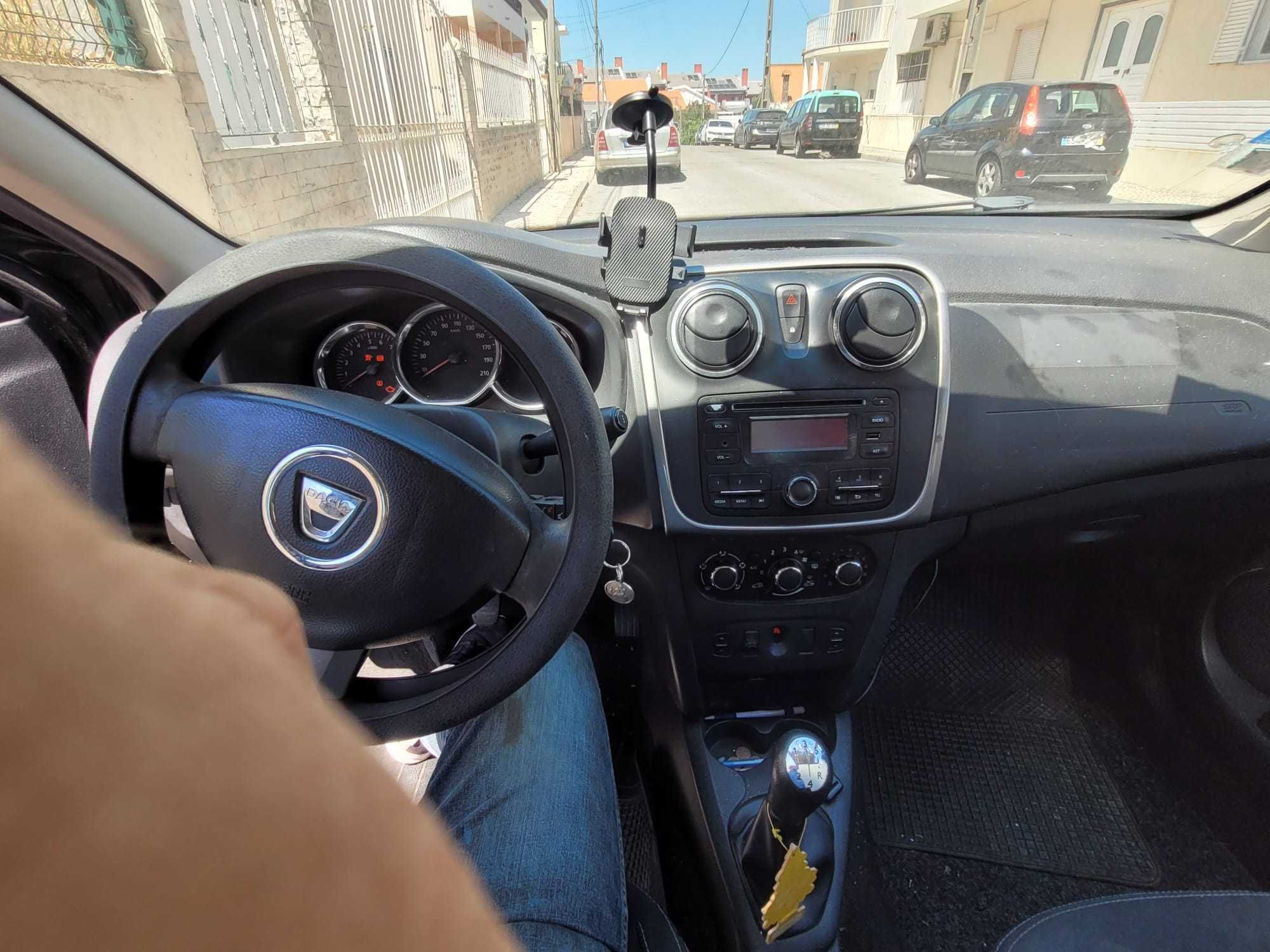 Dacia automóvel de 5 lugares