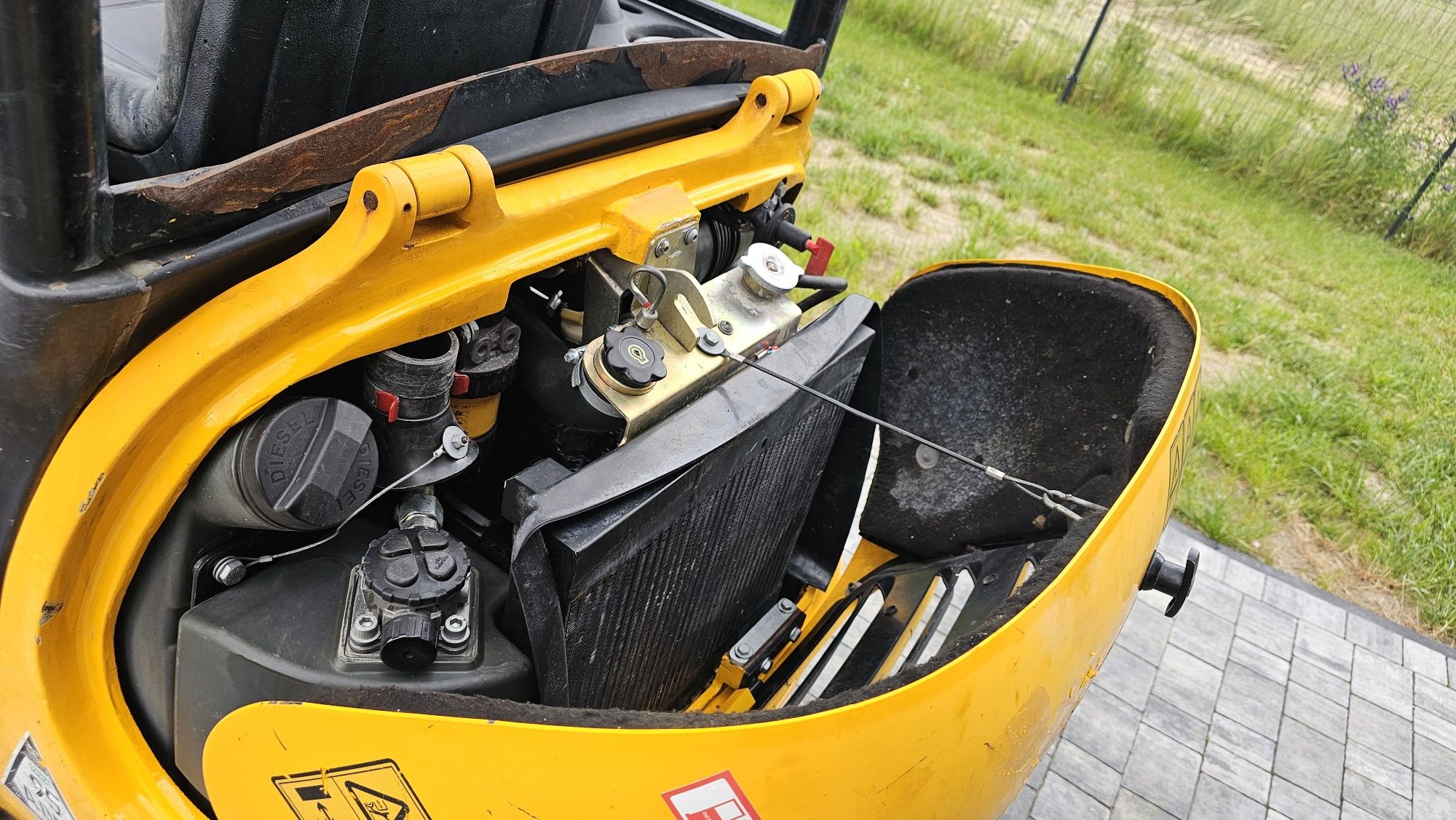 Minikoparka JCB 8014