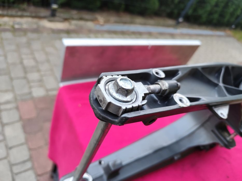 Wahacz naciągi łańcucha oś tylna KTM RC 125/200/390 Duke