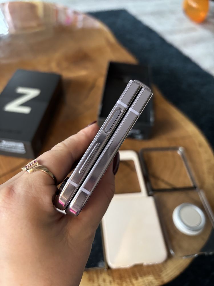 Samsung Galaxy Z Flip 5 5G