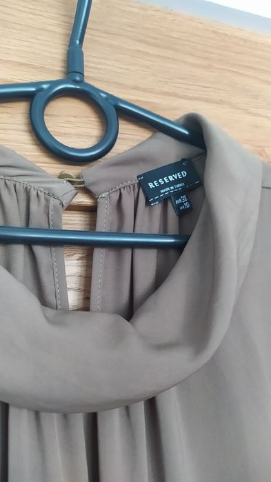 Sukienka khaki Reserved