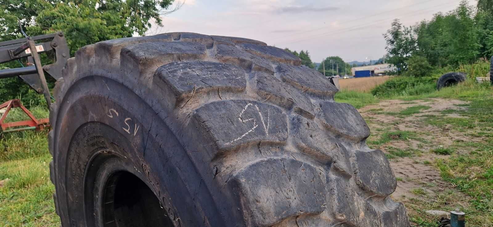 23.5r25 23.5-25 Goodyear 70% bieżnik