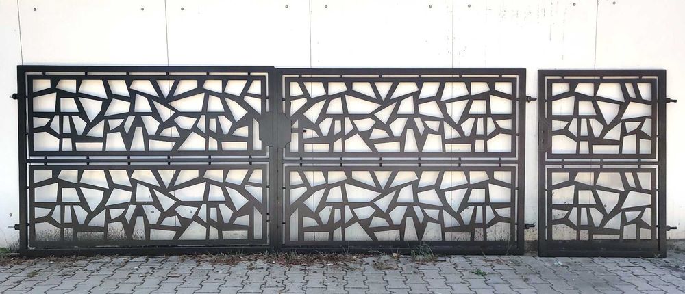 Brama dwuskrzydłowa nowoczesna wzór 31 Modern CNC wypalana laserowo