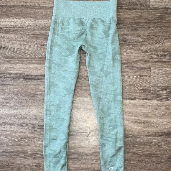 Gymshark sage green S