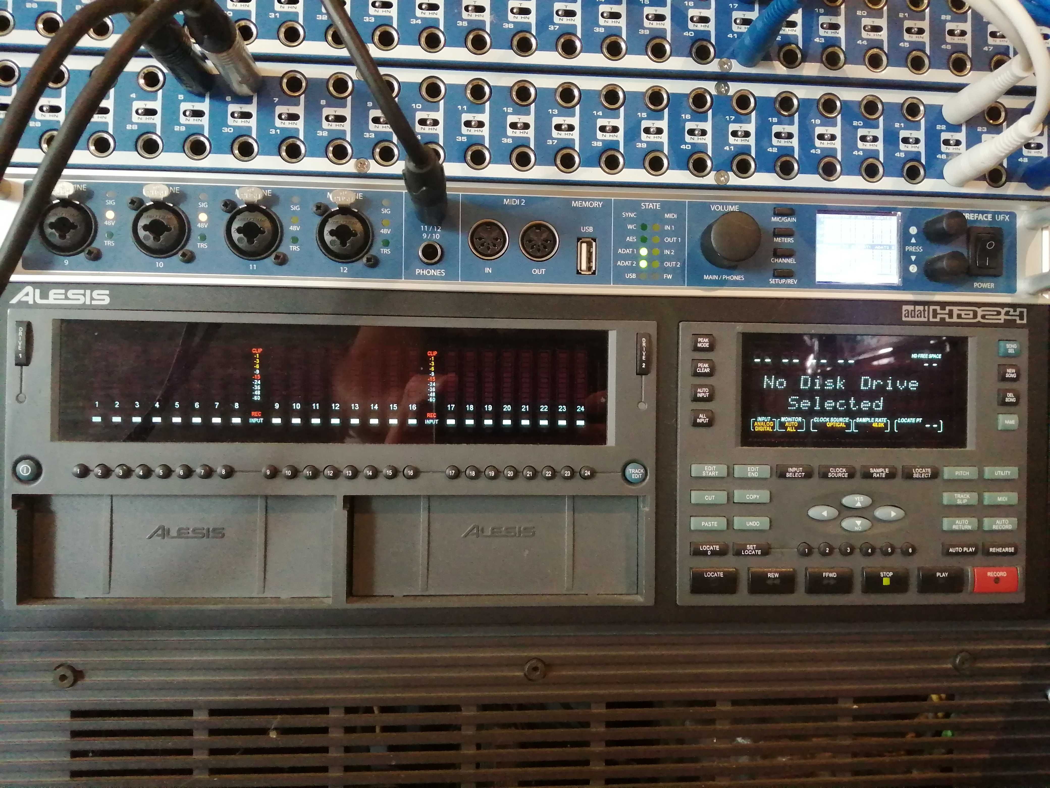 Alesis HD24 Hard Disk Recorder + 3 bays + 2 HD