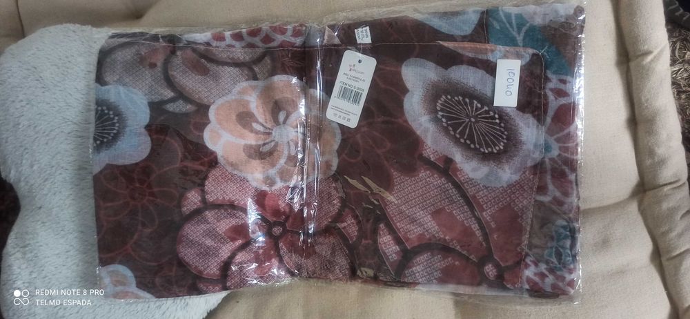 Vendo echarpes  novas